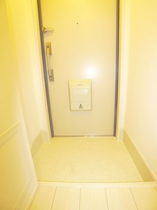 物件内観写真18　(玄関)