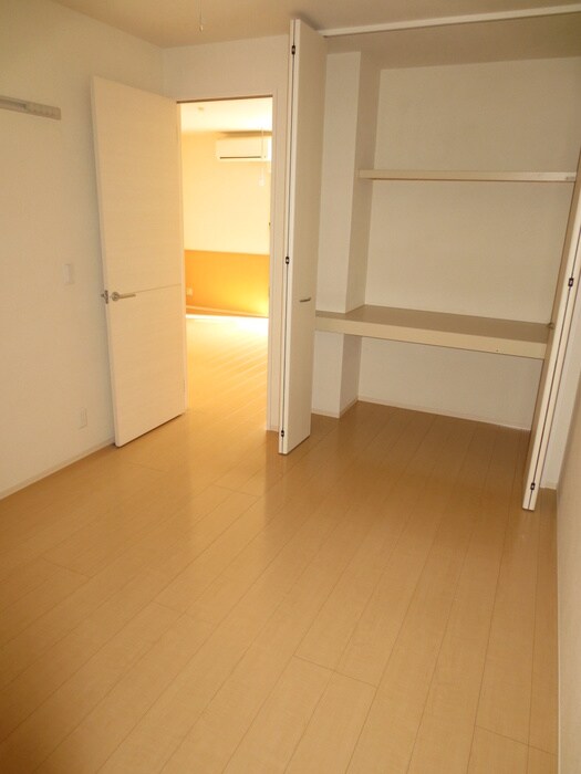 物件内観写真14　(居室)