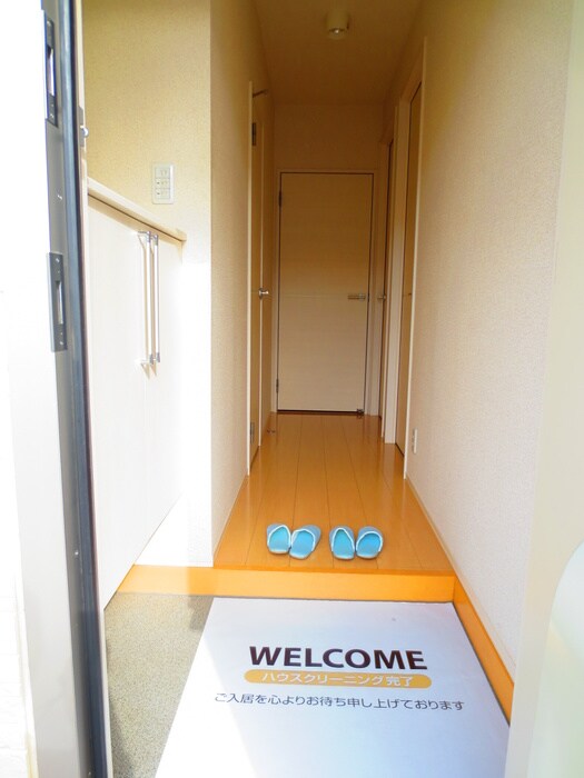 物件内観写真16　(玄関)