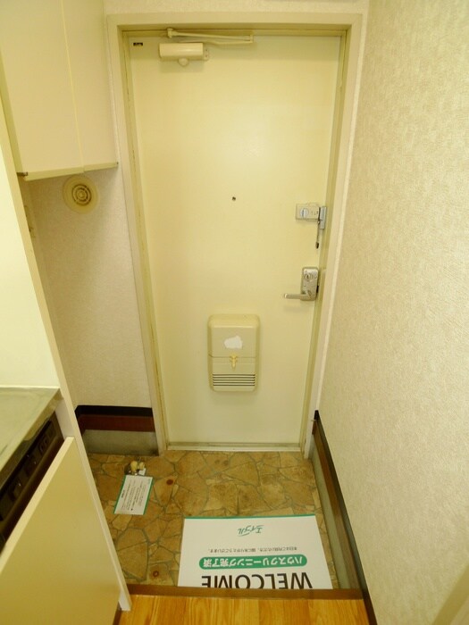 物件内観写真18　(玄関)