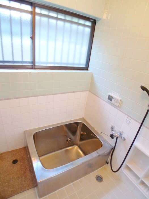 物件内観写真12　(洗濯機置場)