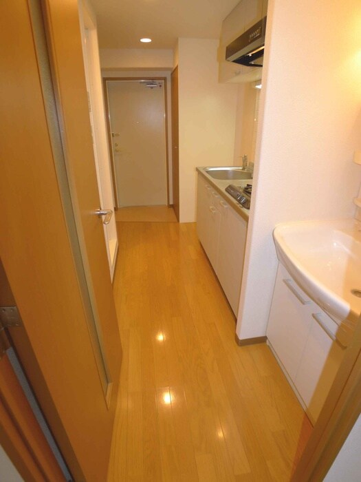 物件内観写真14　(廊下)