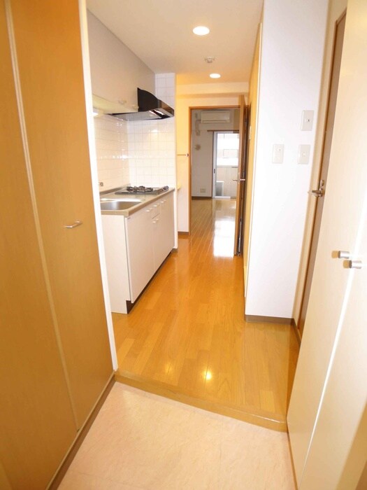 物件内観写真16　(玄関)