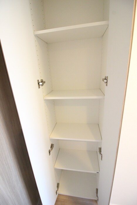 物件内観写真12　(収納)