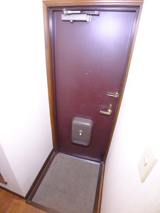 物件内観写真12　(玄関)