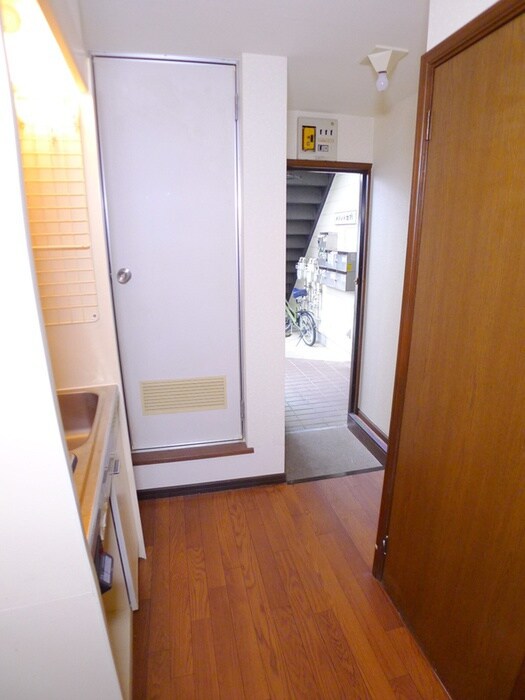 物件内観写真13　(廊下)