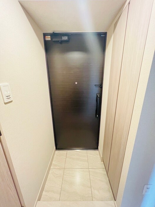 物件内観写真13　(玄関)