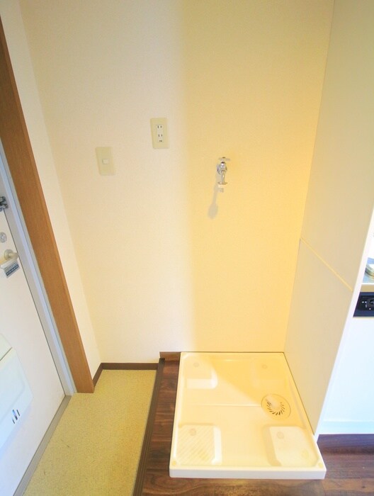 物件内観写真21　(洗濯機置場)