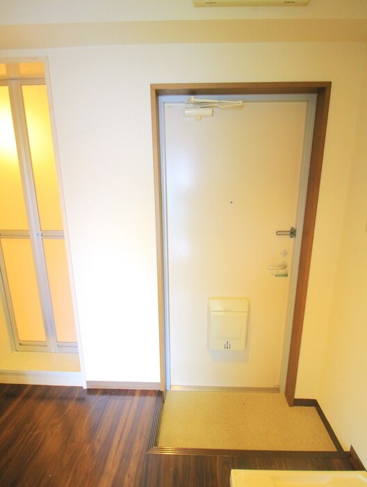 物件内観写真22　(玄関)