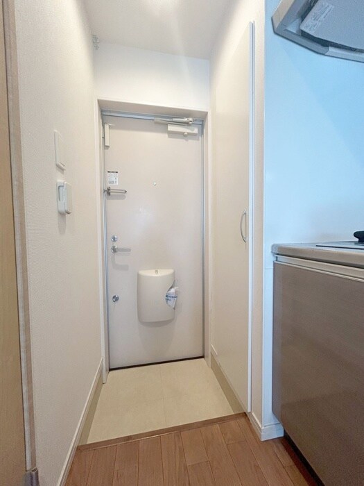 物件内観写真17　(玄関)