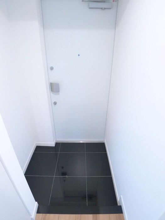 物件内観写真15　(玄関)