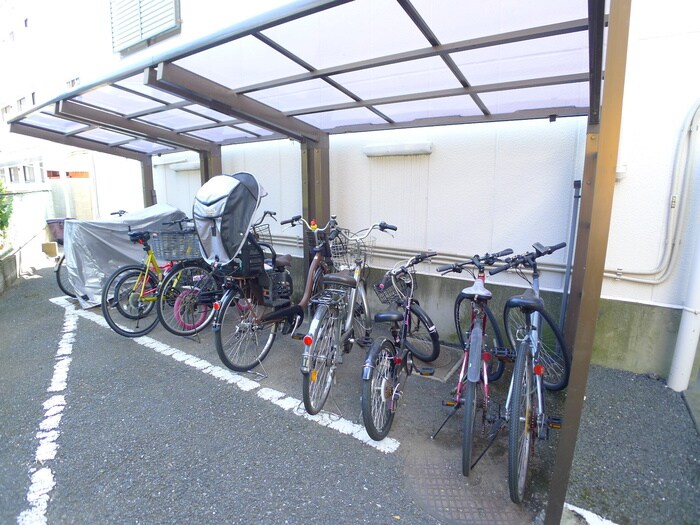 物件外観写真6　(駐輪場)