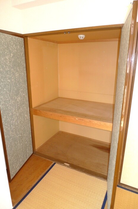 物件内観写真12　(収納)