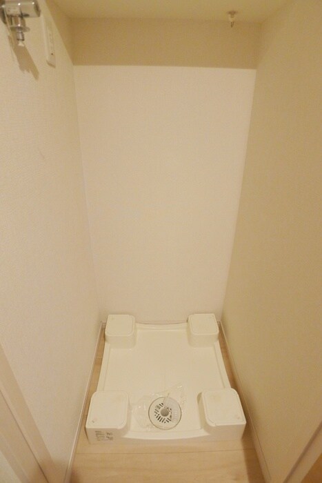 物件内観写真17　(洗濯機置場)