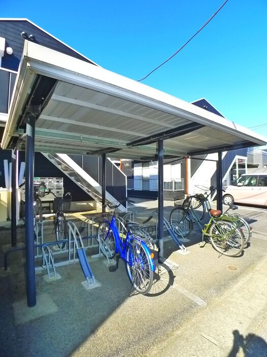 物件外観写真3　(駐輪場)