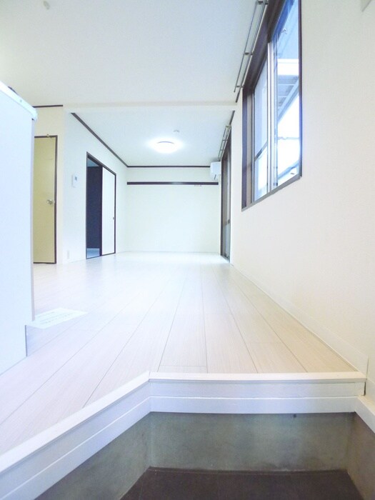 物件内観写真17　(玄関)