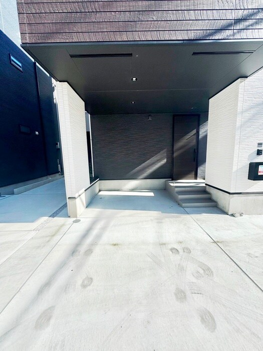 物件外観写真6　(駐車場)