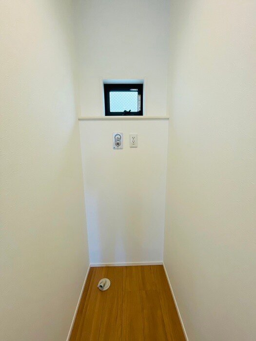 物件内観写真13　(洗濯機置場)