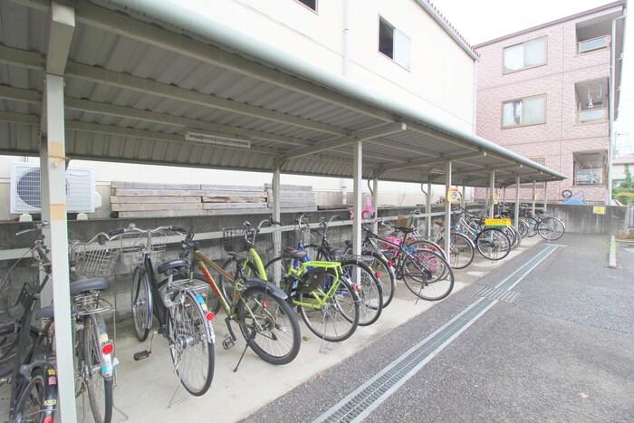 物件外観写真5　(駐輪場)