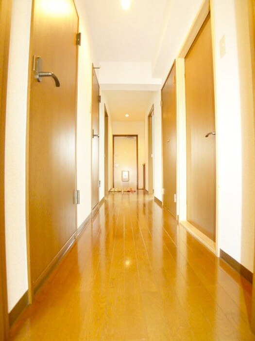 物件内観写真19　(廊下)