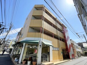 第一村石ビル外観写真