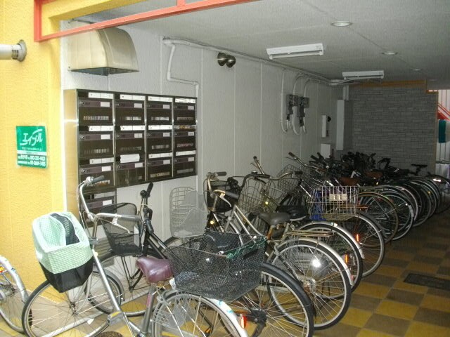 第一村石ビルの外観写真