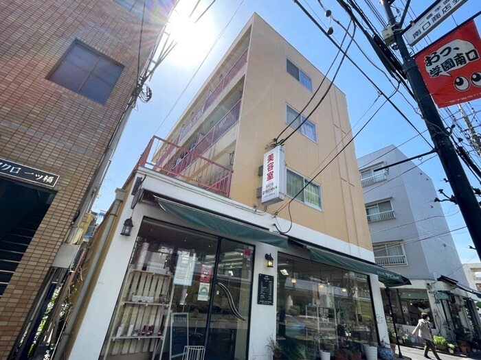 第一村石ビルの外観写真