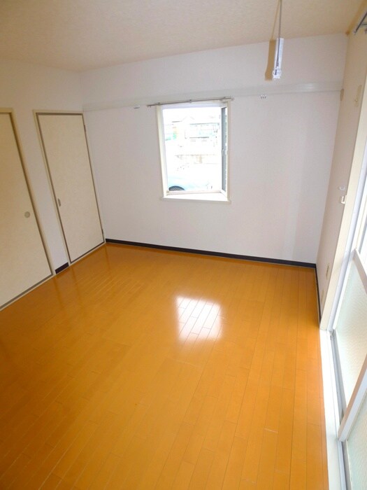 物件内観写真3　(居室)