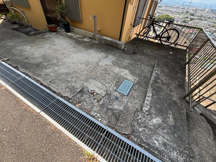 物件外観写真4　(駐車場)