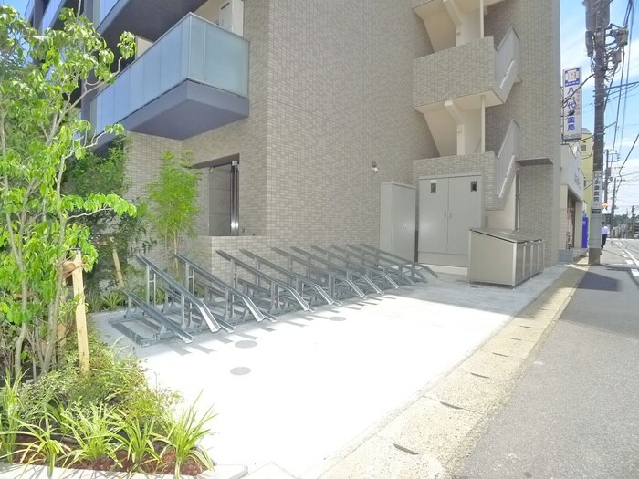 物件外観写真6　(駐輪場)