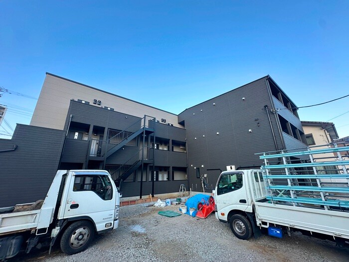 物件外観写真1　(建築中)