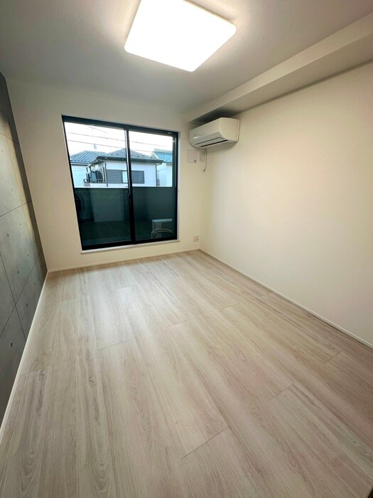 物件内観写真5　(室内からの展望)