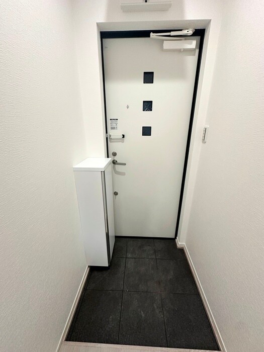 物件内観写真11　(玄関)