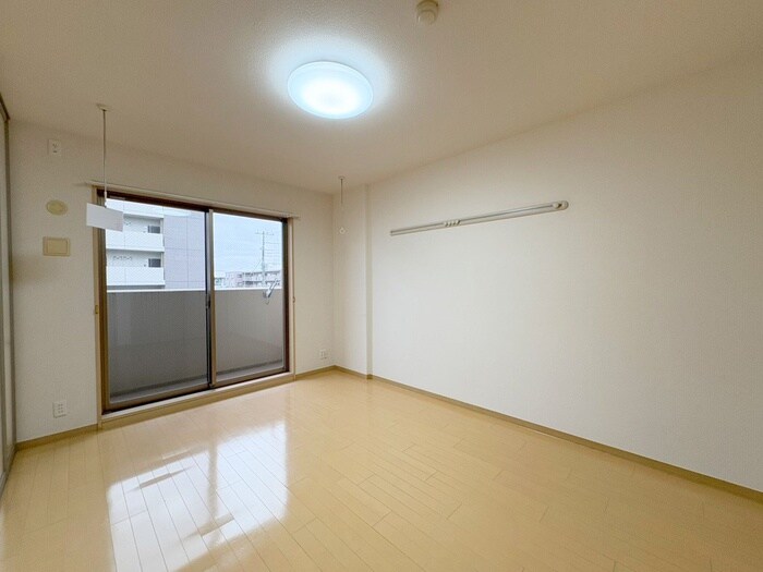 物件内観写真6　(居室)