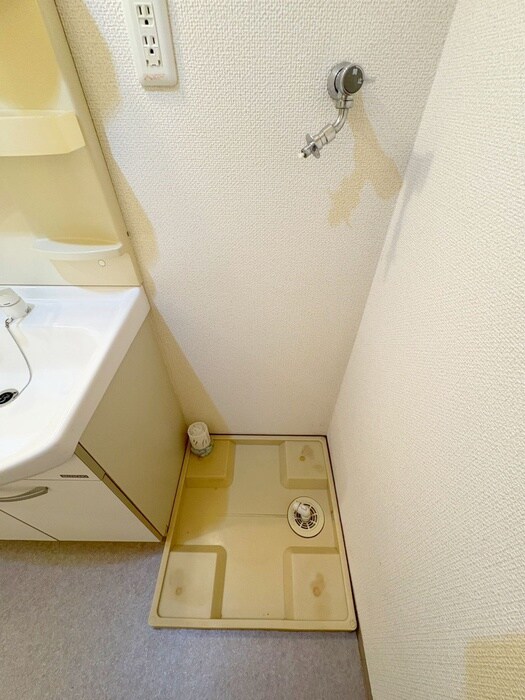 物件内観写真15　(洗濯機置場)