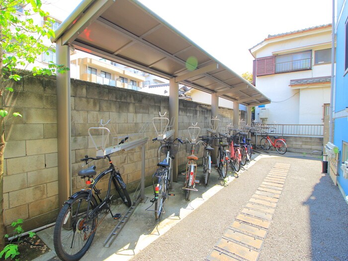 物件外観写真5　(駐輪場)
