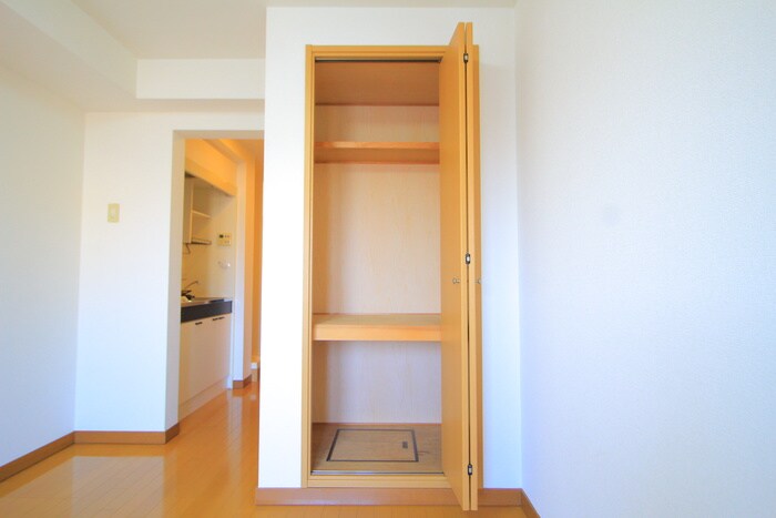 物件内観写真12　(収納)