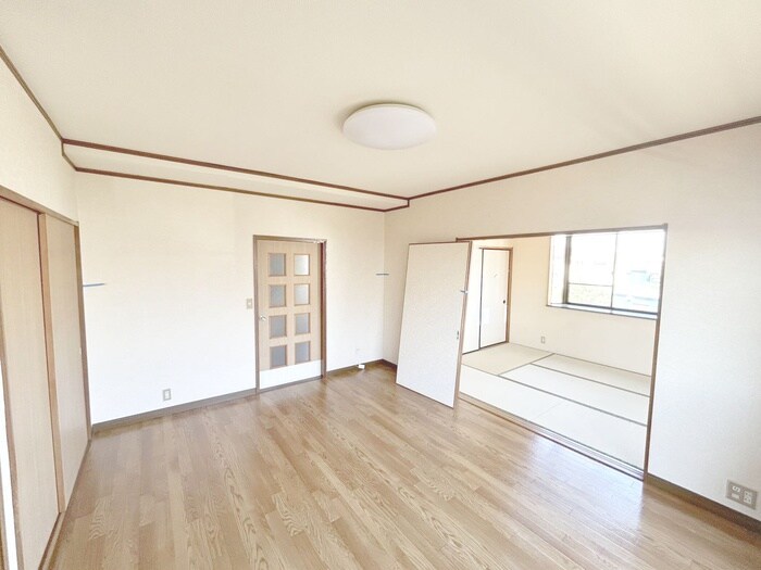 物件内観写真4　(居室)