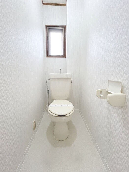 物件内観写真8　(トイレ)