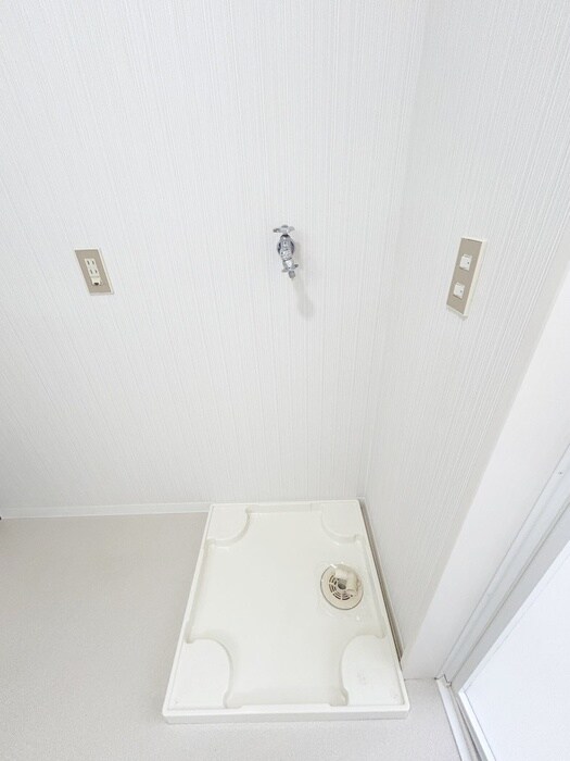 物件内観写真10　(洗濯機置場)