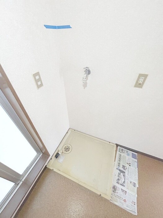 物件内観写真15　(洗濯機置場)