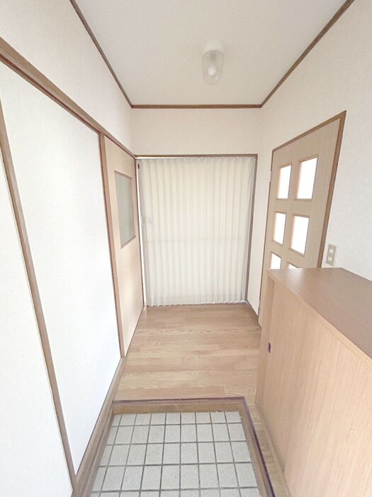 物件内観写真18　(玄関)