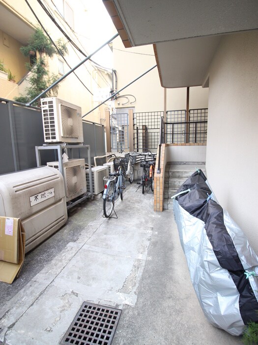 物件外観写真5　(駐輪場)