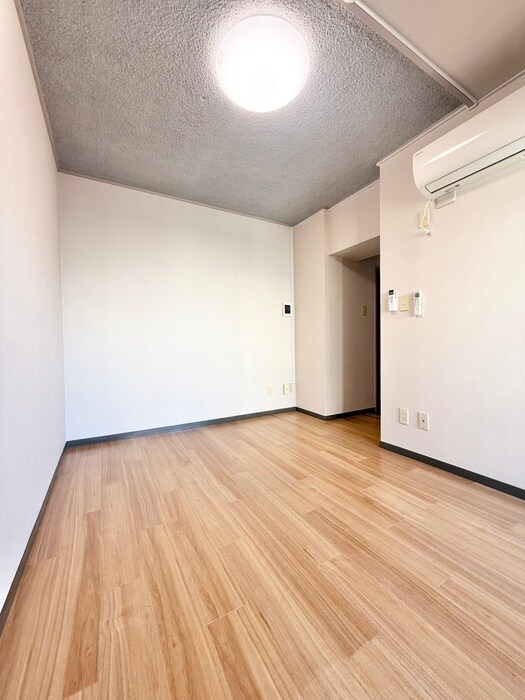 物件内観写真11　(居室)