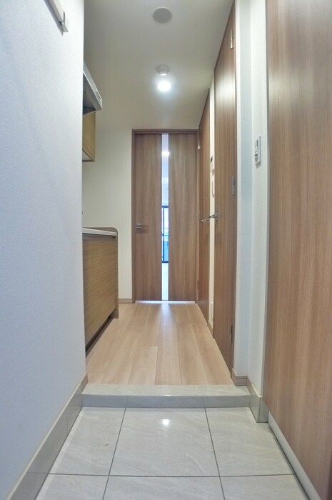 物件内観写真7　(玄関)