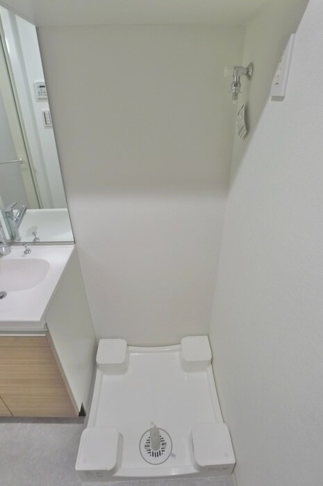 物件内観写真12　(洗濯機置場)