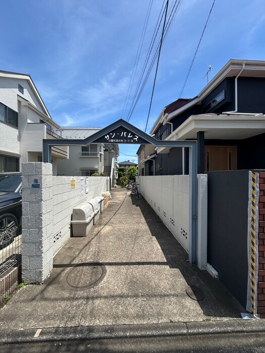 物件外観写真6　(エントランス部分)