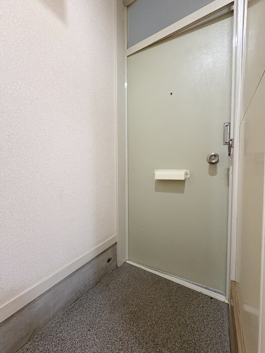 物件内観写真13　(玄関)