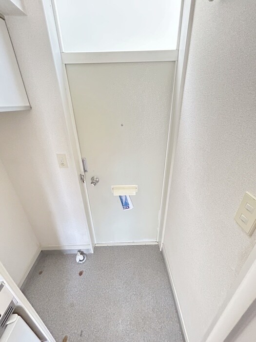 物件内観写真15　(玄関)