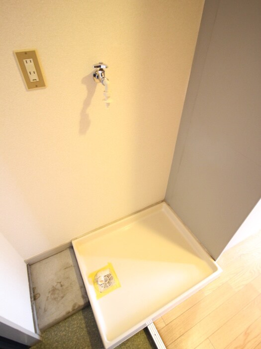 物件内観写真12　(洗濯機置場)